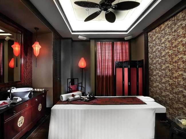 best hotels with pool in Hanoi Old Quarter 25