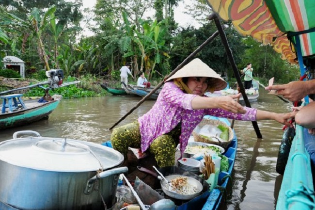 Floating Markets in Mekong Delta 9