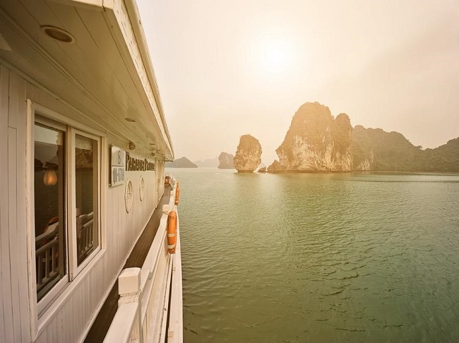 Best 5 Star Cruises in Halong Bay 3