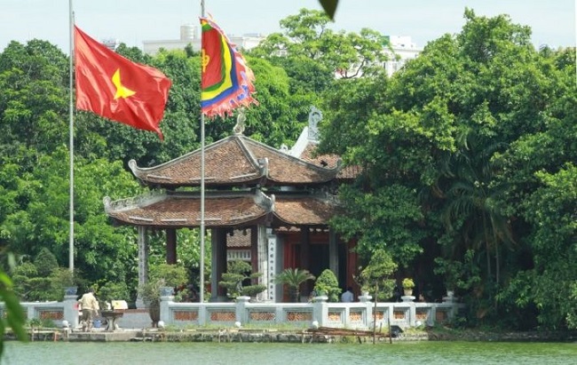 Hoan Kiem Lake 4