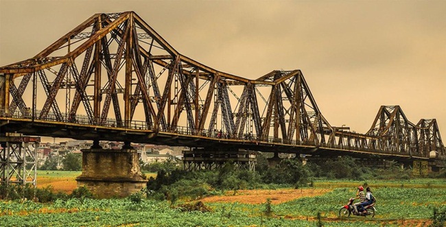 Long Bien Bridge