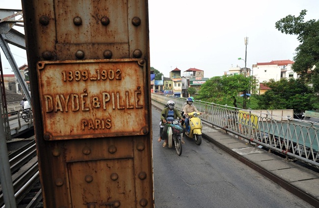 Long Bien Bridge 5